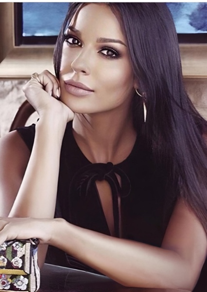 Nadine Nassib Njeim photo