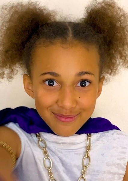Nandi Bushell photo