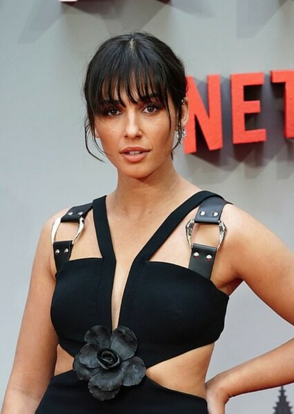 Naomi Scott photo