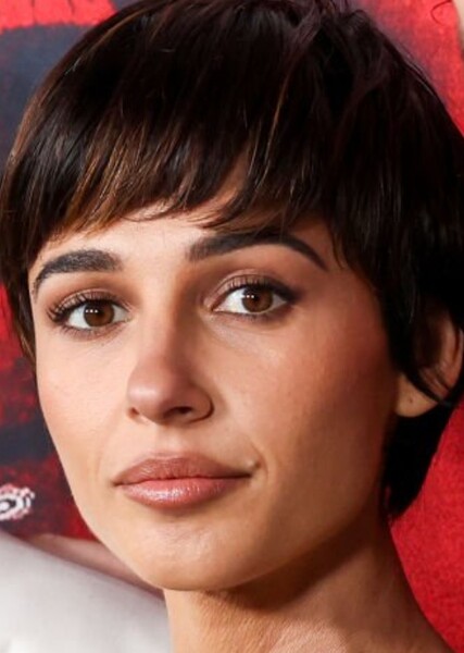 Naomi Scott photo