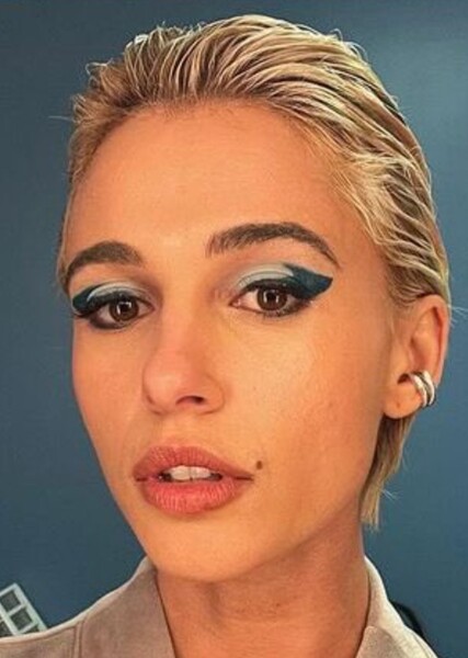 Naomi Scott photo