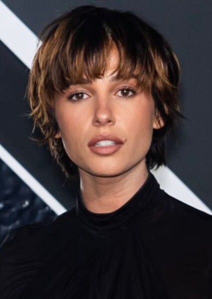 Naomi Scott photo