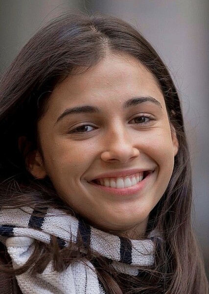 Naomi Scott photo