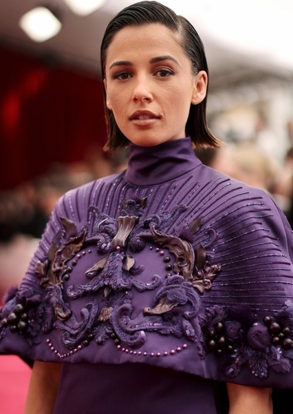 Naomi Scott photo