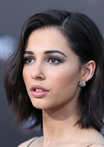 Naomi Scott photo