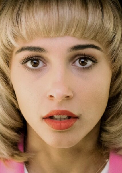 Naomi Scott photo
