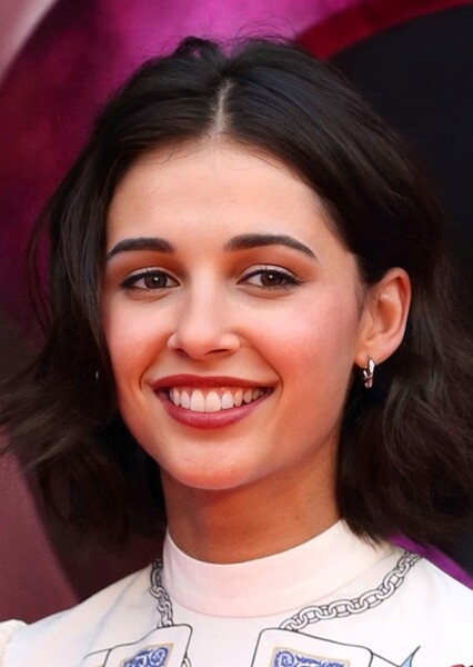 Naomi Scott photo