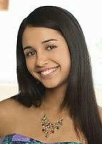 Naomi Scott photo