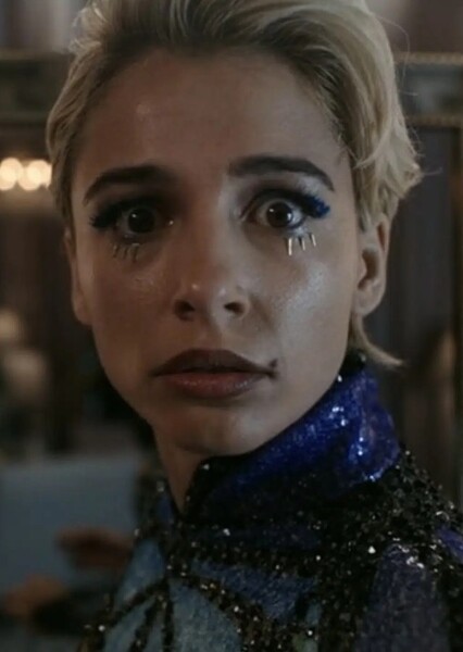 Naomi Scott photo