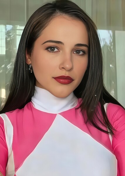 Naomi Scott photo