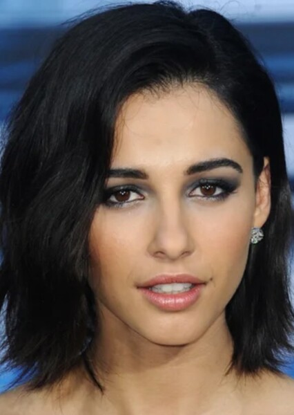Naomi Scott photo