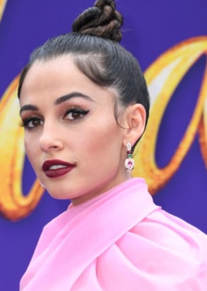 Naomi Scott photo