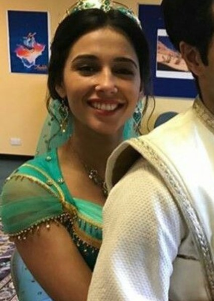 Naomi Scott photo