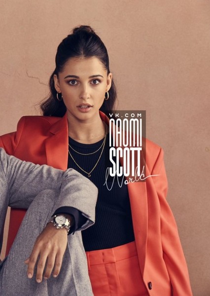 Naomi Scott photo