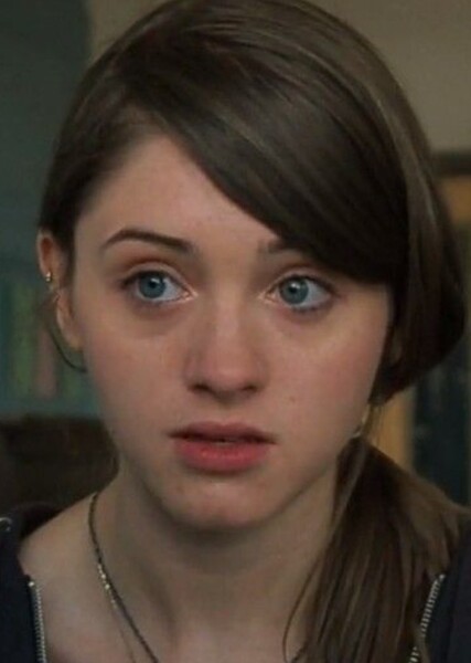 Natalia Dyer photo