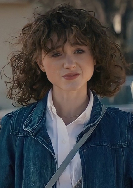 Natalia Dyer photo