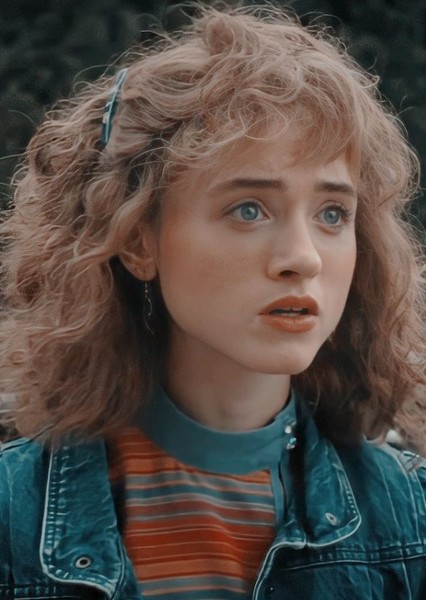 Natalia Dyer photo