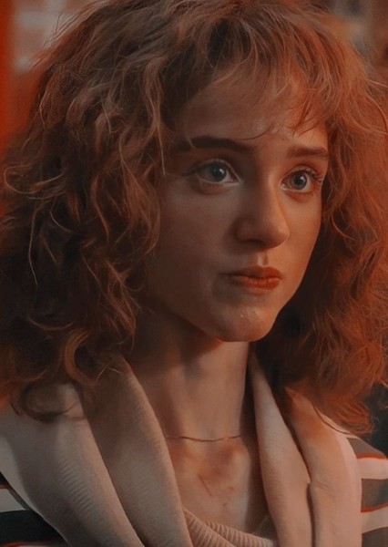 Natalia Dyer photo