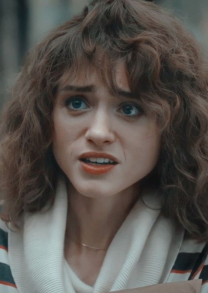 Natalia Dyer photo
