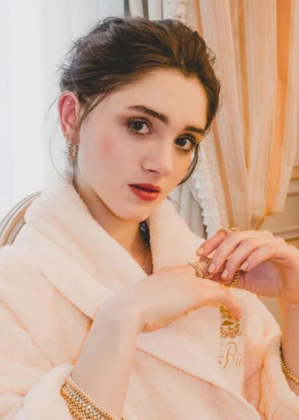 Natalia Dyer photo