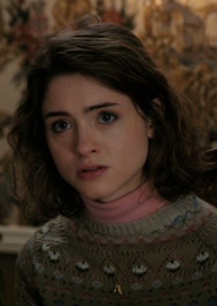Natalia Dyer photo