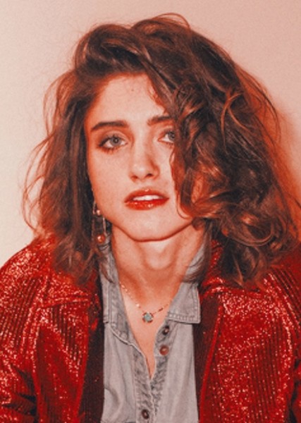 Natalia Dyer photo