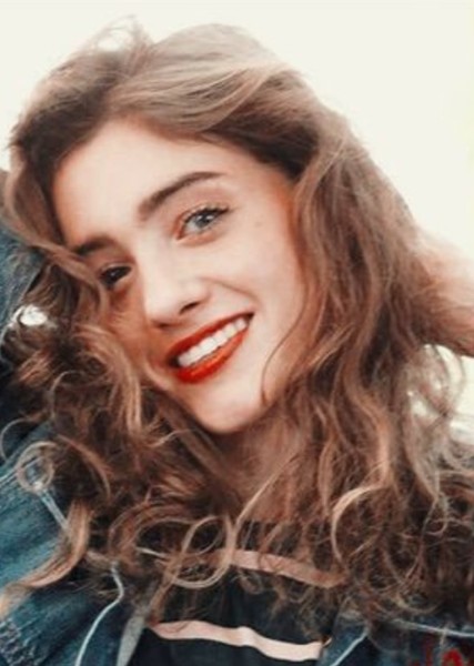Natalia Dyer photo