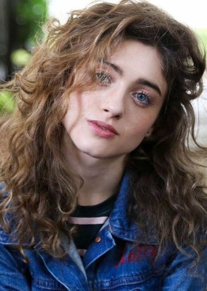 Natalia Dyer photo