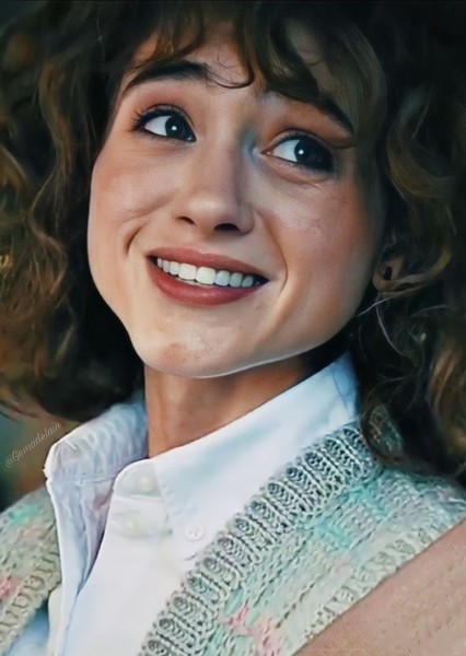 Natalia Dyer photo