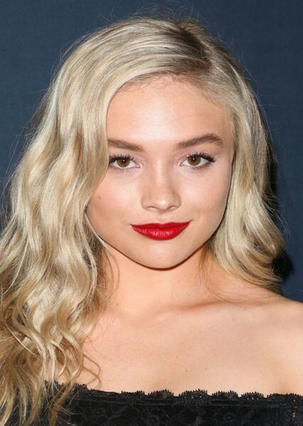 Natalie Alyn Lind photo