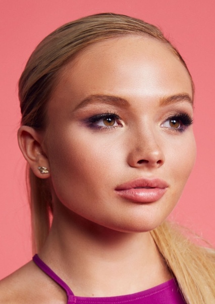 Natalie Alyn Lind