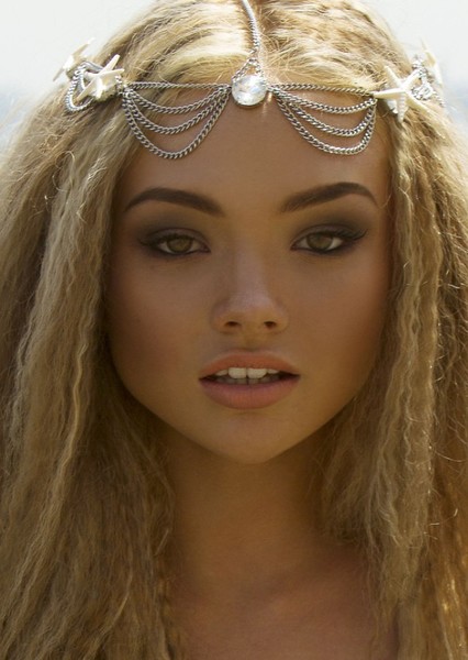 Natalie Alyn Lind