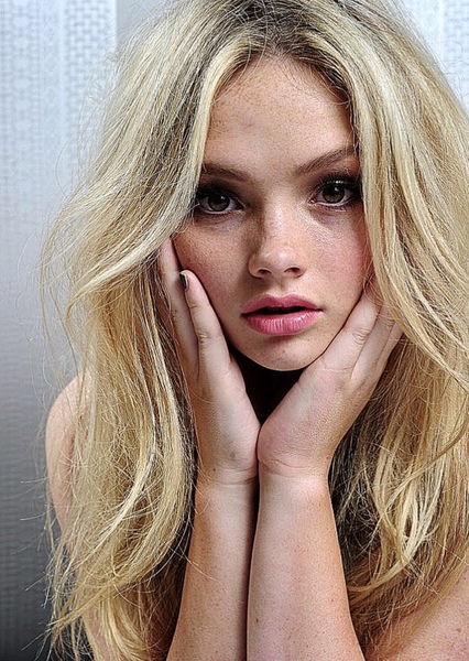 Natalie Alyn Lind