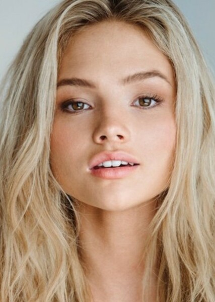 Natalie Alyn Lind