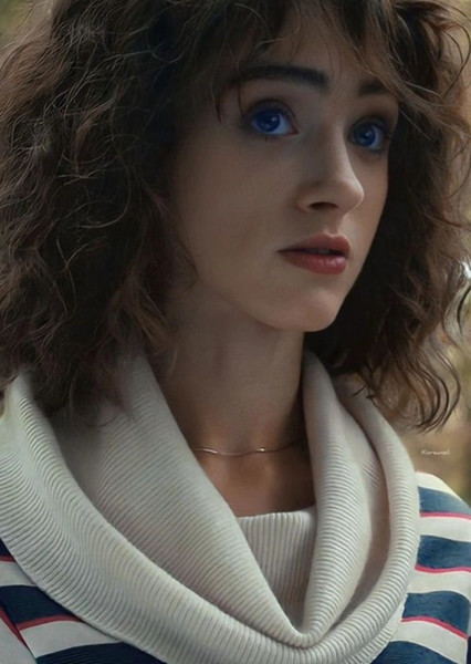 Natalie Dyer photo