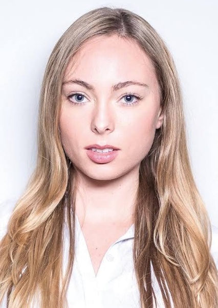 Natalie Holle