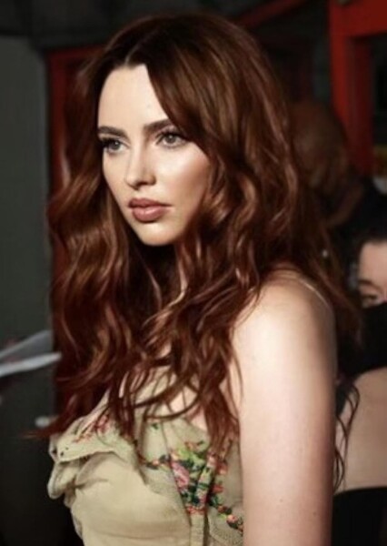 Natasha Bassett photo