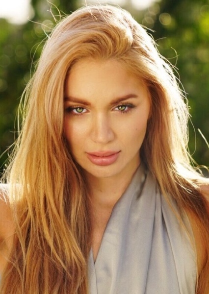 Natassia Halabi photo