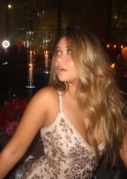 Nathália Costa photo