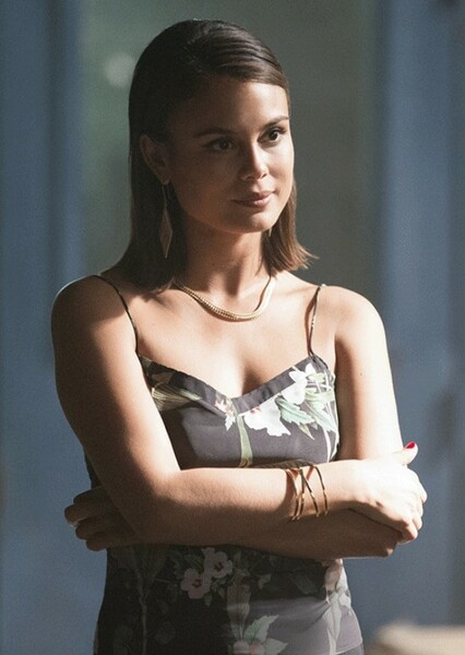 Nathalie Kelley photo