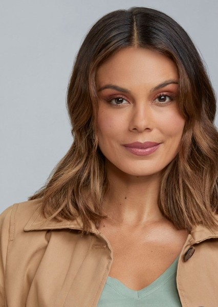 Nathalie Kelley photo