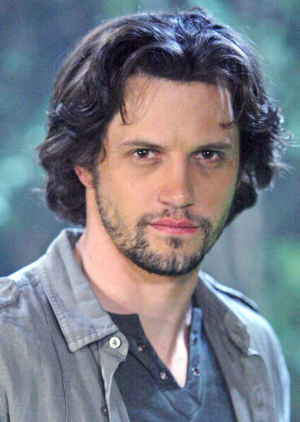 Nathan Parsons photo