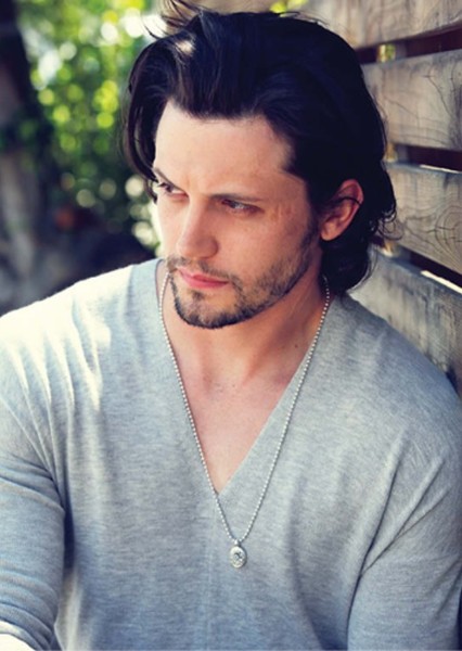 Nathan Parsons photo