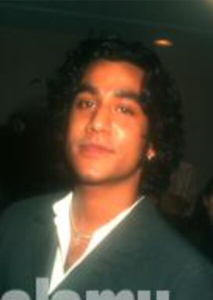 Naveen Andrews photo