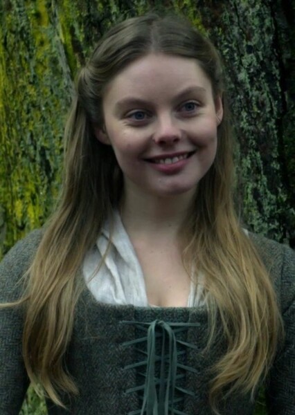Nell Hudson photo