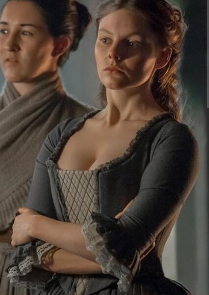 Nell Hudson photo