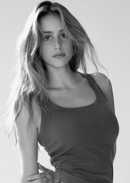 Nell Verlaque photo