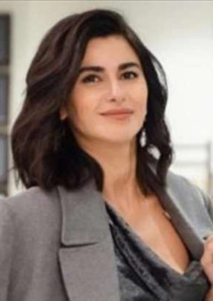 Nesrin Cavadzade photo