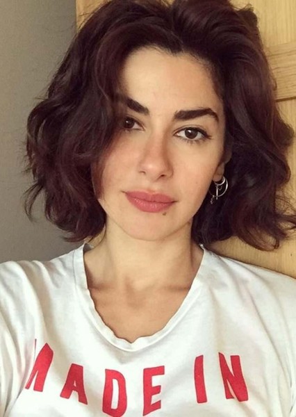 Nesrin Cavadzade photo