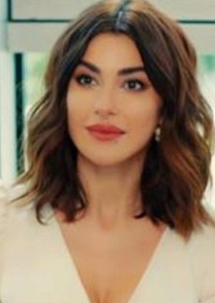 Nesrin Cavadzade photo